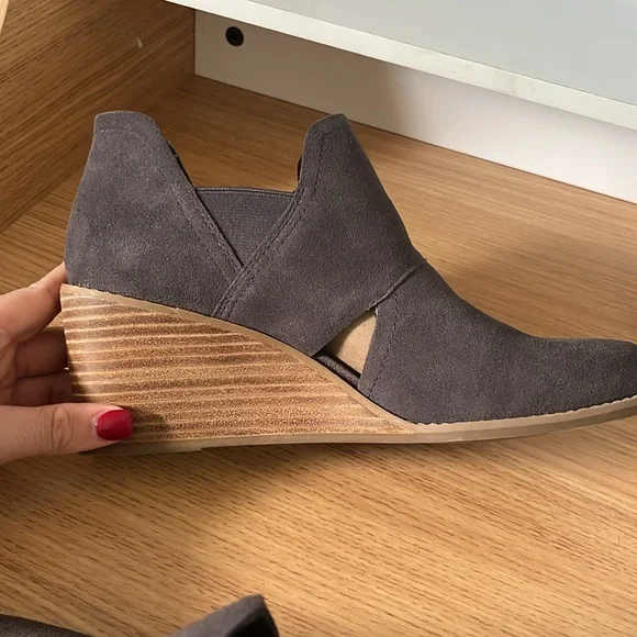 Toms Black Ankle Booties - Picture 8 of 10